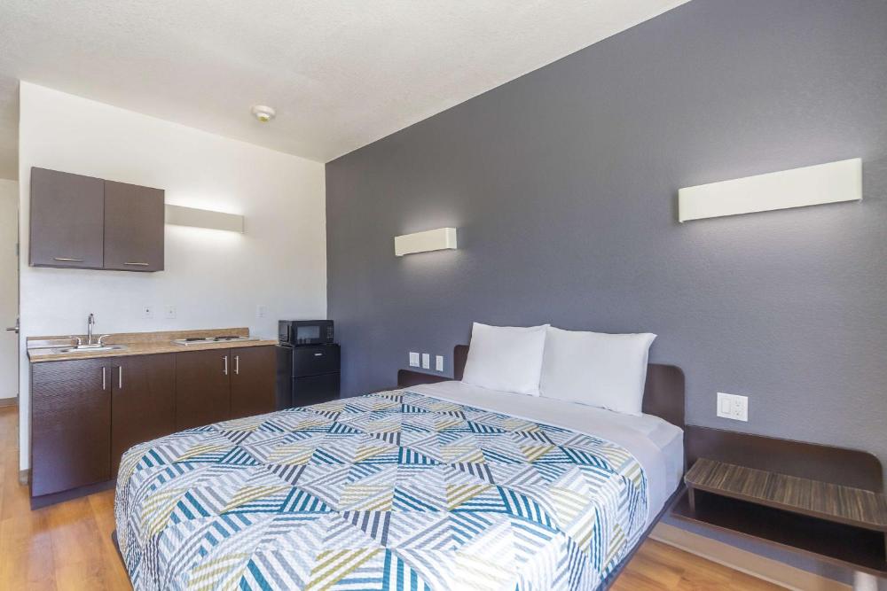 Queen Room - Disability Access - Non-Smoking interior